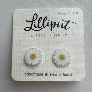Lilliput Little Things Daisy Stud Earrings.
